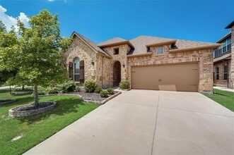 Building Photo - 1025 Pampa Dr