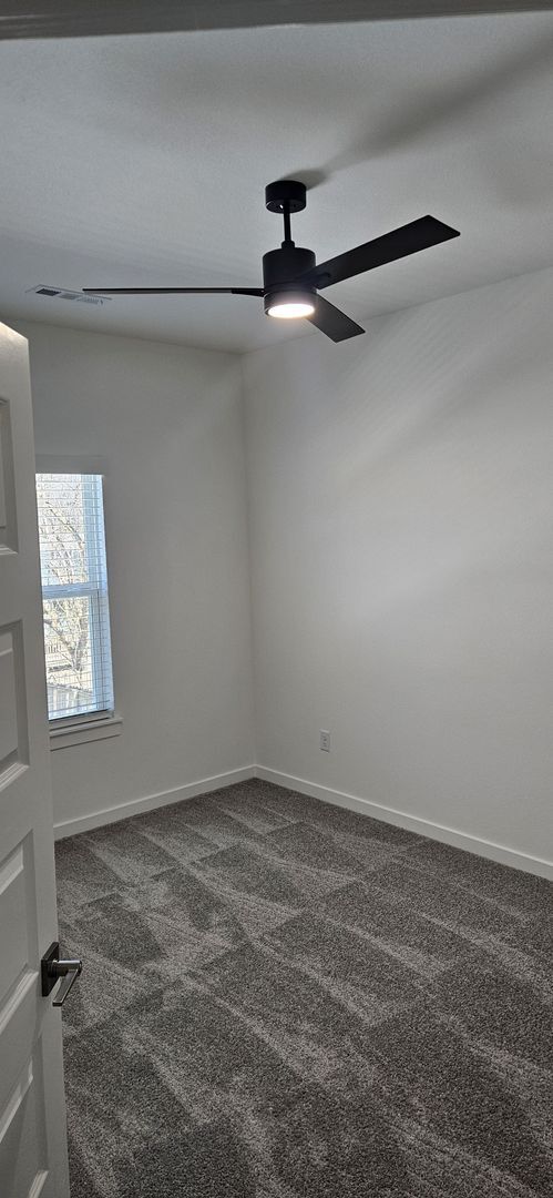 Building Photo - 1378 W Mt Comfort Rd