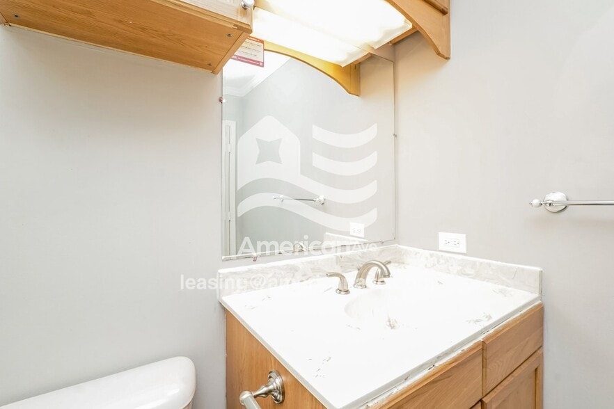 Building Photo - 42 Fox Glen Cir