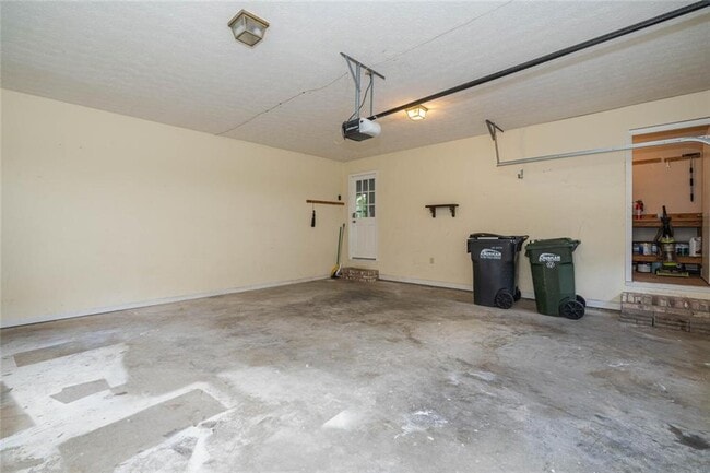 Building Photo - 3281 Mitsy Forest Way NE