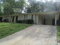 Building Photo - 315 Chateau Dr SE
