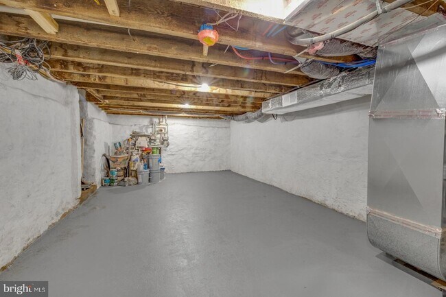 Building Photo - 410 Diamond St