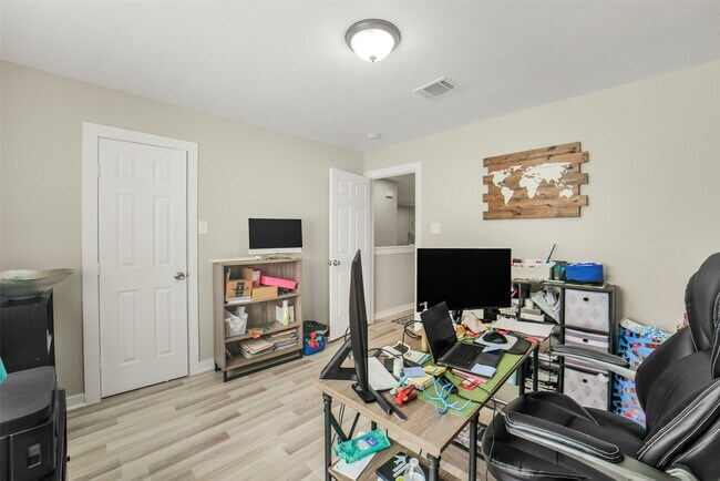 Building Photo - 11026 Desert Springs Cir