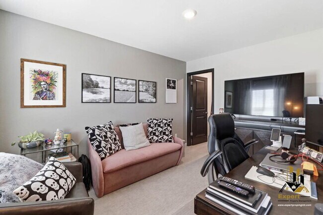 Building Photo - 8256 Schellhous Dr