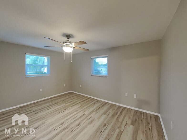 Building Photo - 5801 Elena Dr