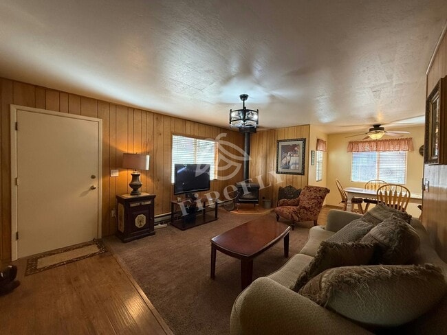 Building Photo - 2162 N Woods Dr