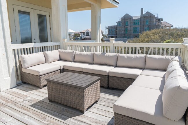 Building Photo - Beautiful 7-Bedroom Beachfront Home on 30A