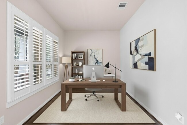 Building Photo - 17019 Seminole Ridge Dr