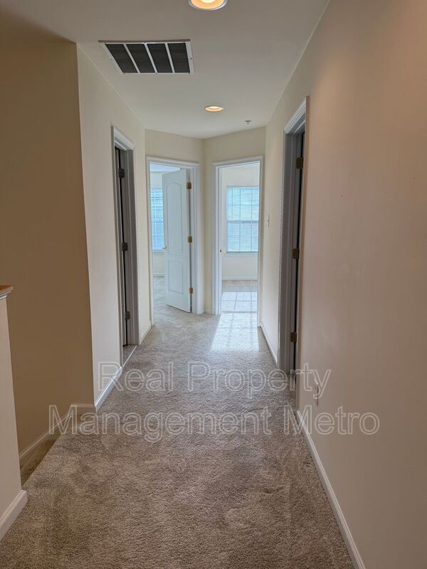 Building Photo - 9725 Evening Bird Ln