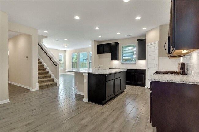 Building Photo - 704 Olive Creek Dr