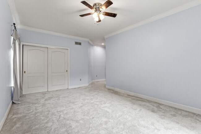 Building Photo - 800 Palomino Ln