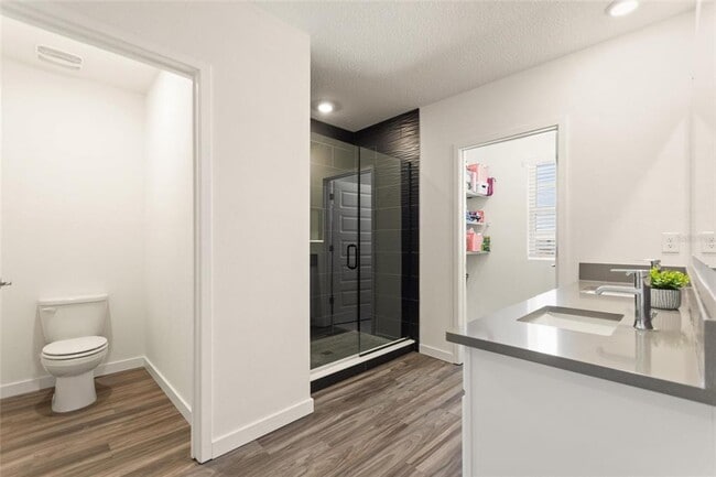 Building Photo - 421 Chayne Pl