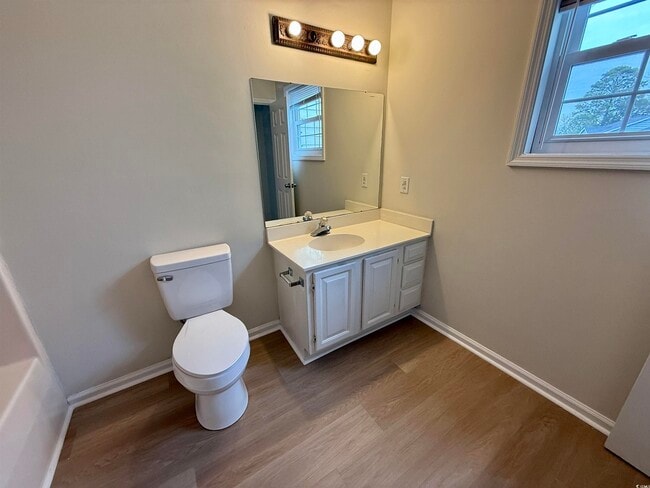 Building Photo - 911 Charles St