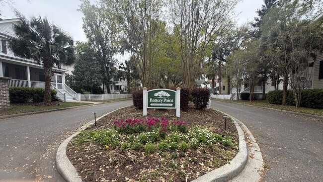 Building Photo - 101 Patrick Dr