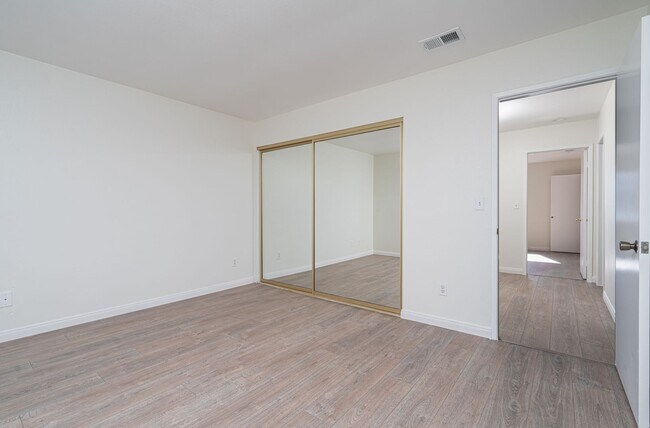 Building Photo - Costa Mesa Townhome with Loft | 2BR, 2.5BA...