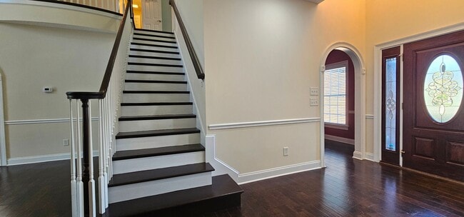 Building Photo - “Elegant 5-Bed Executive Home with Pool – ...