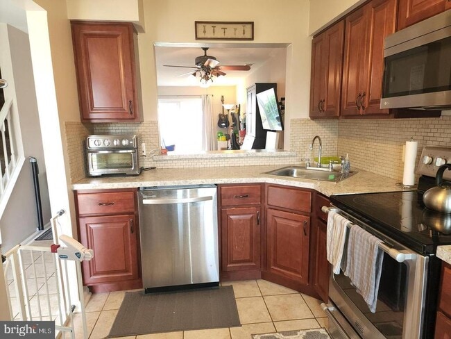 Building Photo - 4540 Rosemarie Dr