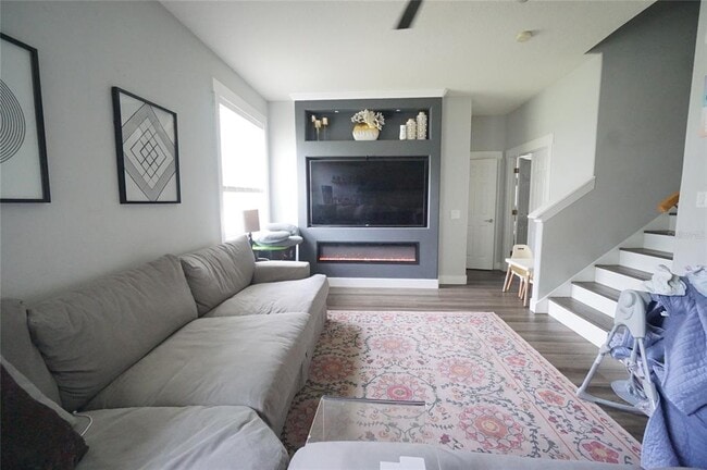 Building Photo - 8815 Royal Enclave Blvd