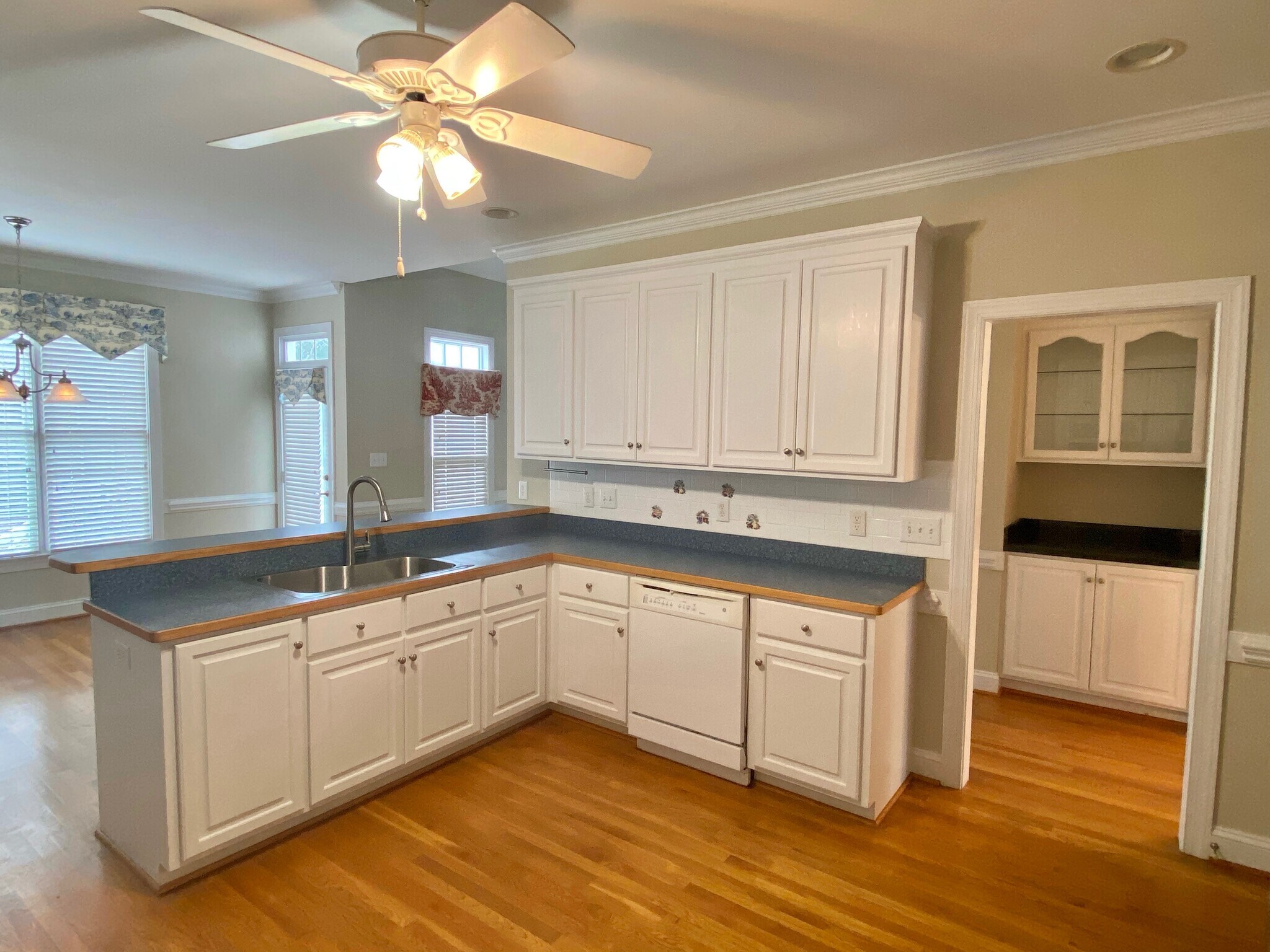 Building Photo - 4903 Pebble Beach Cir N