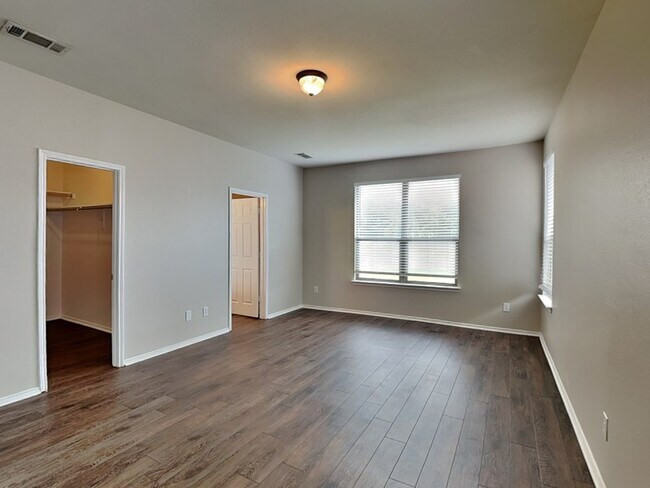 Building Photo - 12509 Patnoe Dr