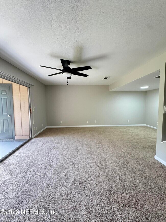 Building Photo - 8880 Old Kings Rd S