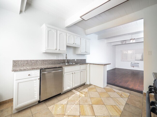 Building Photo - 11730-11846 Culver Blvd