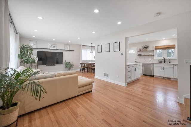 Building Photo - 113 S Wedgewood Dr