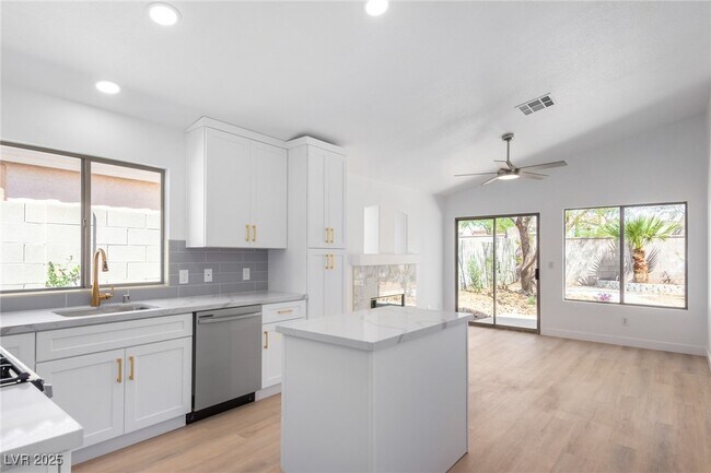 Building Photo - 10482 Clarion River Dr