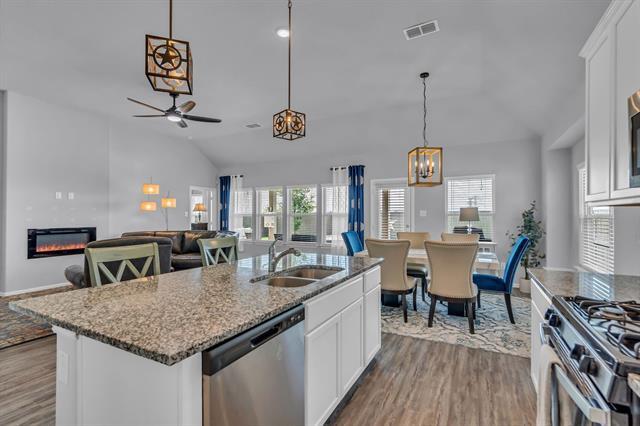 Building Photo - 6938 Prairieside Trl