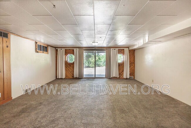 Building Photo - 5524 W Randolph Dr