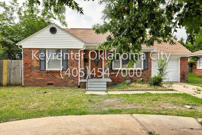 Building Photo - Move-In Special *1/2 Your First Month's Rent* Wonderful 3BD/2BD Home minutes away from Quail Spri...