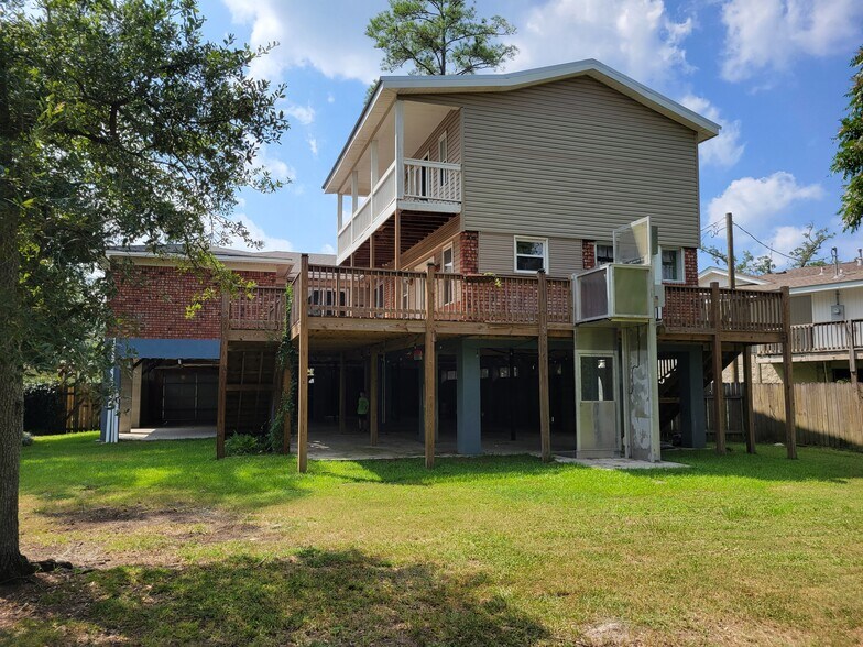 Building Photo - 2942 Palm Cir