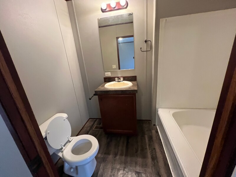 Building Photo - 213 Peach St