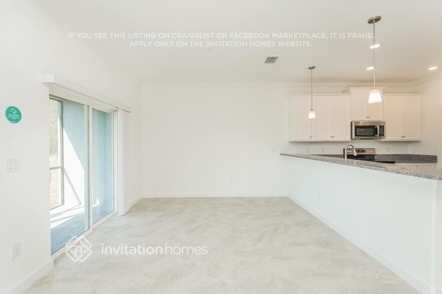 Building Photo - 3060 Bryant Park Dr