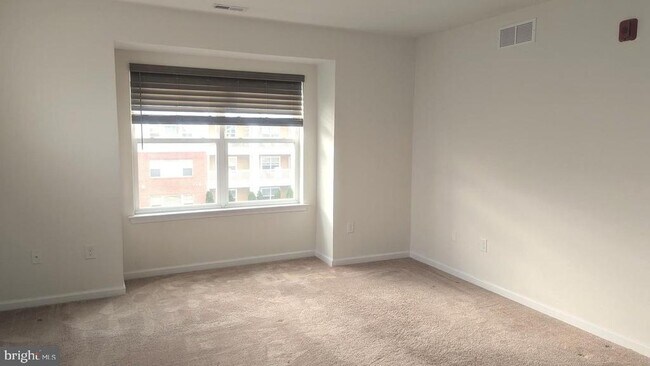 Building Photo - 24238 Zinfandel Ln