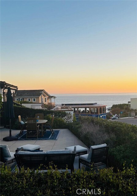 Building Photo - 1325 Cliff Dr