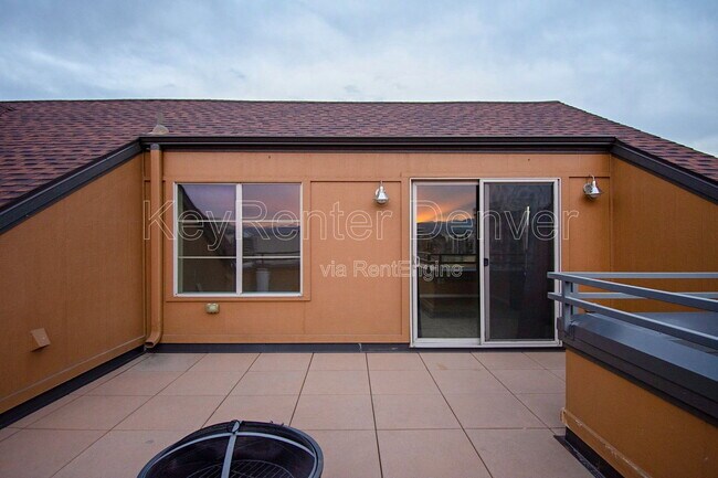Building Photo - 492 S Saulsbury St
