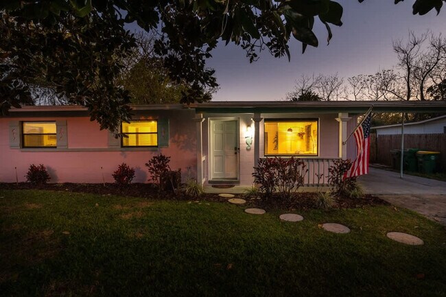 Building Photo - 106 N 17th Ave S