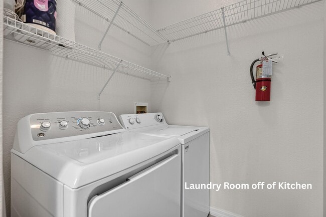 Building Photo - 3020 Alcazar Pl