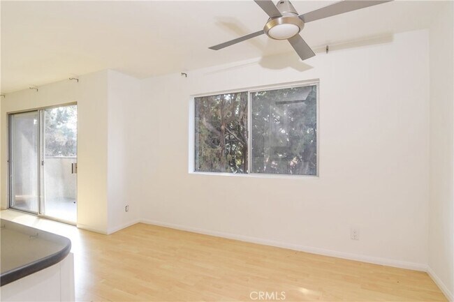 Building Photo - 811 6th St