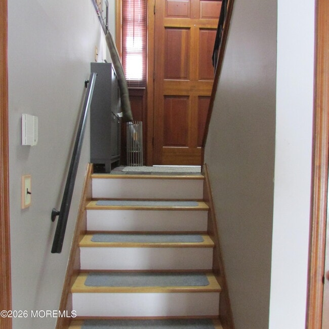 Building Photo - 31 Pine St