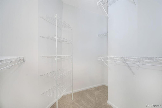 Building Photo - 24204 Alexa Dr