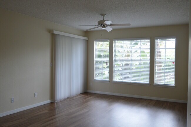 Building Photo - 1051 S Hiawassee Rd