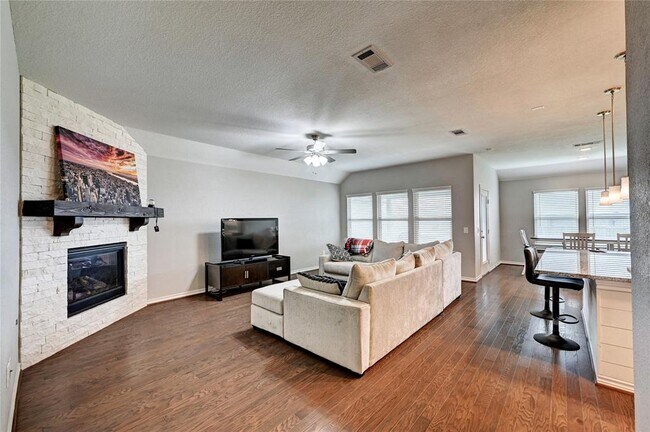 Building Photo - 23847 Northwood Terrace Ln