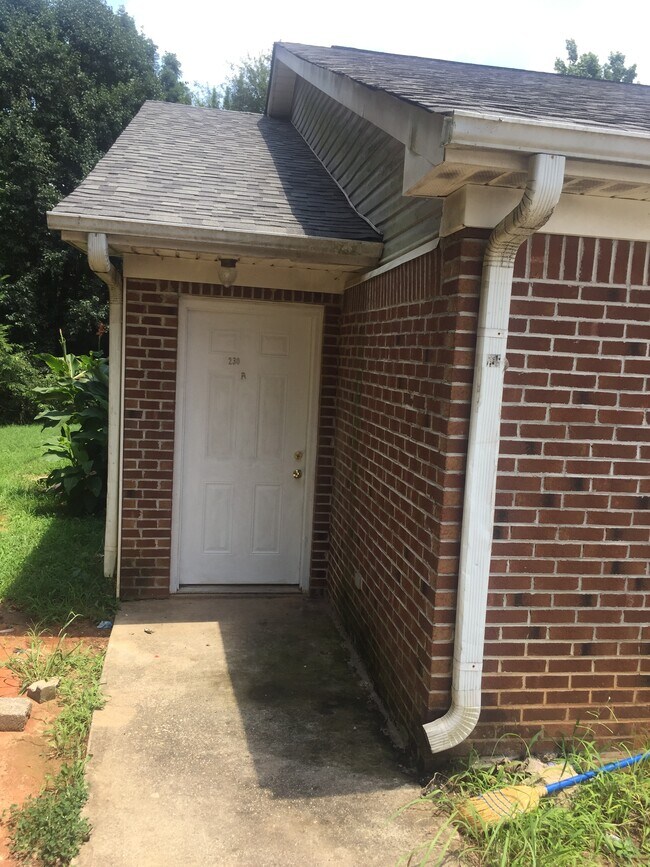 Building Photo - 230 Wood Ave