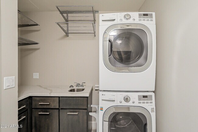 Building Photo - 140 E Rio Salado Pkwy