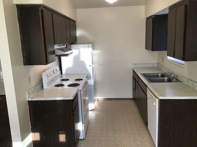 Building Photo - 350 Alemar Way