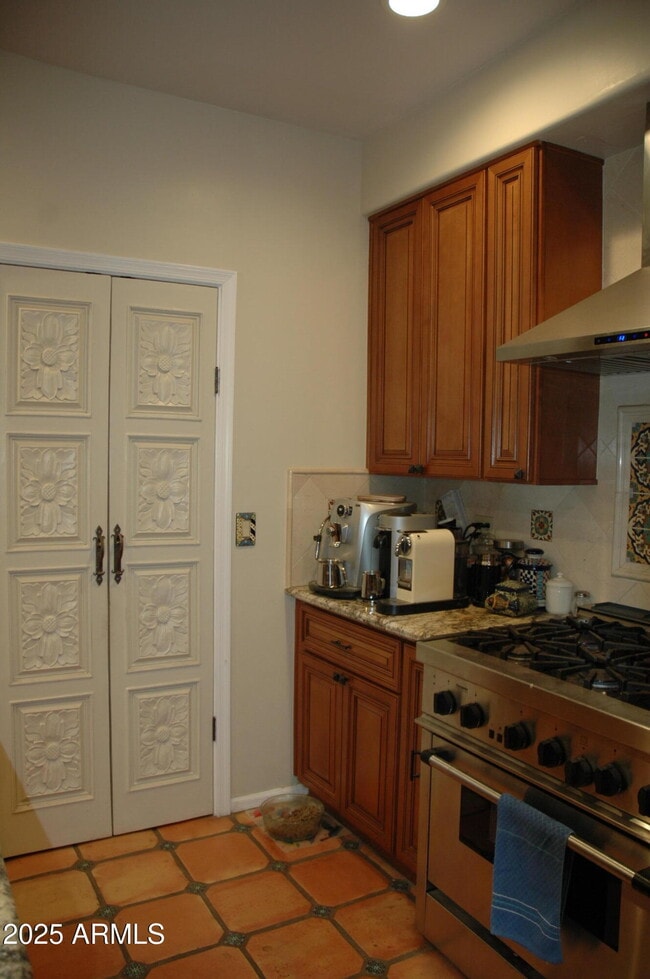 Building Photo - 6108 E Morning Vista Ln