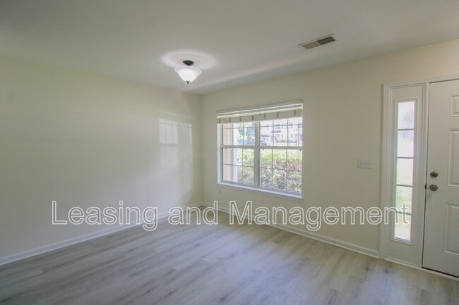 Building Photo - 1247 Island Club Dr