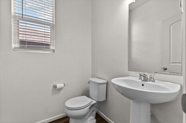 Building Photo - Beautiful 4 Bedroom Home in The Lakes at Centerra | 2,583 Sq. Ft.